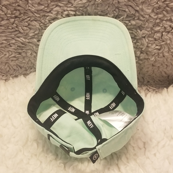 💥MOVING SALE💥 EVERYTHING MUST GO ❤️‍🔥 BNWOT Neff skeleton peace sign hat - Picture 4 of 4